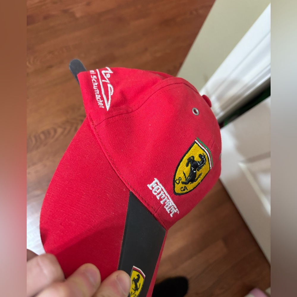 Ferarri x Shell collab hat very nice